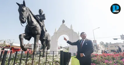 Armenta devela estatua monumental de Zaragoza en Plazuela del Arco de Loreto