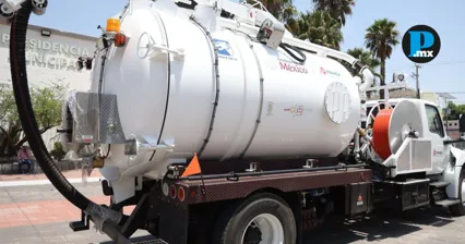 Pemex dona unidad de desazolve a Cuautlancingo para prevenir inundaciones