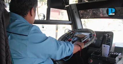 Tras los operativos de revisi&oacute;n y retiro de unidades del transporte p&uacute;blico, decenas de choferes quedaron sin trabajo en distintas rutas de Puebla y zona metropolitana.
