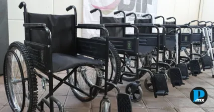 DIF Cuautlancingo entrega aparatos funcionales a familias de la regi&oacute;n 