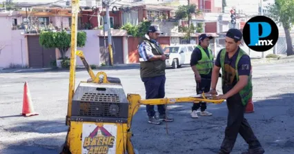 Supervisan avances de programa de bacheo y rehabilitaci&oacute;n vial en la capital