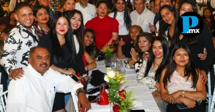 Reconocen por primera vez con festejo masivo la labor del magisterio en San Pedro Cholula