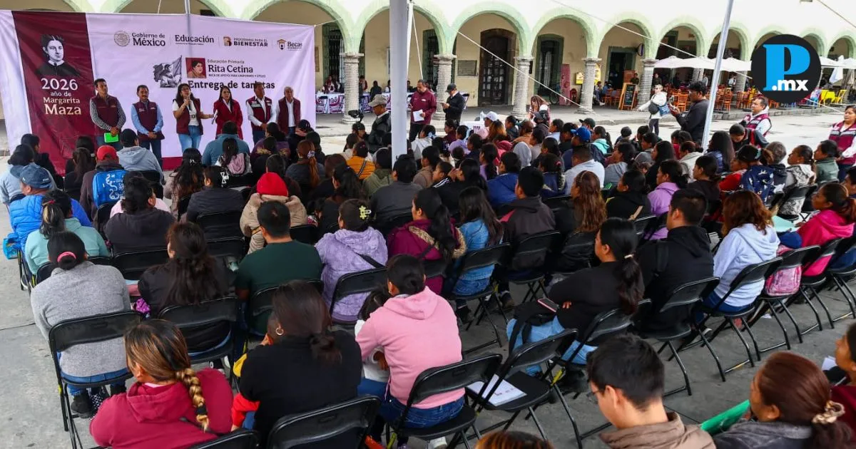 Entregan más de 500 becas Rita Cetina en San Pedro Cholula