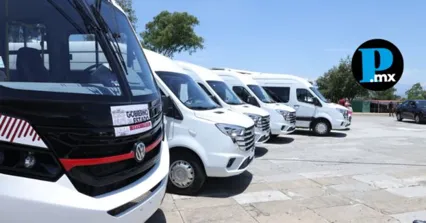 El titular de la Secretar&iacute;a Anticorrupci&oacute;n y la secretaria de Movilidad y Transporte encabezaron el banderazo de salida de los nuevos veh&iacute;culos en Los Fuertes. 