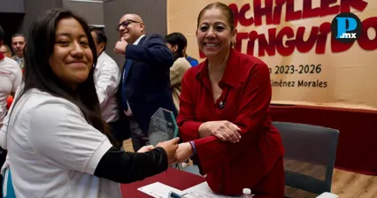 Laura Artemisa reconoce a alumnos distinguidos del COBAEP