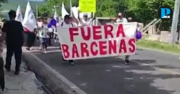 Marcha en Acatl&aacute;n presiona por revocaci&oacute;n de Guadalupe B&aacute;rcenas