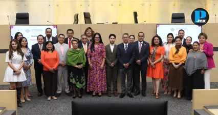Lengua mixteca resuena en el Congreso de Puebla con recital ind&iacute;gena