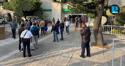 Docentes del BINE exigen pago de salarios y plazas tipo C; SEP no responde