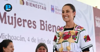 Entrega Sheinbaum tarjetas de Pensi&oacute;n Mujeres Bienestar en Michoac&aacute;n