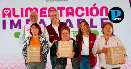 Ayuntamiento de Puebla entrega m&aacute;s de 6 mil despensas en Lomas de San Miguel