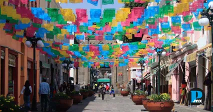Puebla analiza cerrar la Calle de los Dulces por autos y ambulantaje 