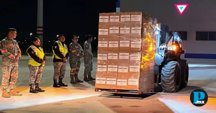 Tercer vuelo de M&eacute;xico lleva 19.5 toneladas de ayuda a Colombia
