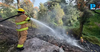 Incendio consume basura y llantas en Bosques de San Sebasti&aacute;n
