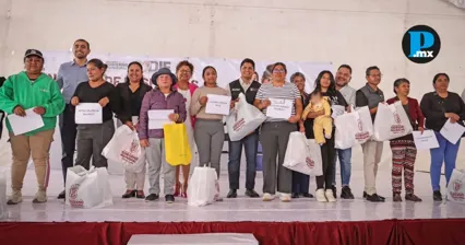 Cuautlancingo entrega despensas a mil 500 jefas de familia