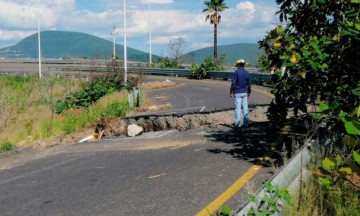 Hundimiento en el tramo carretero de Atlixco