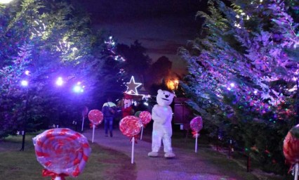 Disfruta los últimos días de la villa iluminada de Volcanic Park