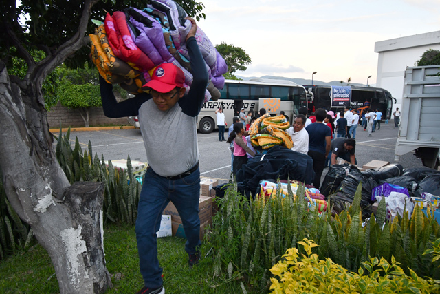 BUAP entrega donativos a familias vulnerables en Guerrero