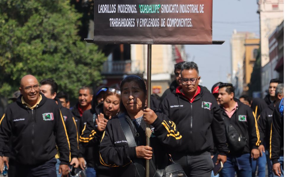 Marcha 1ro de Mayo en Puebla