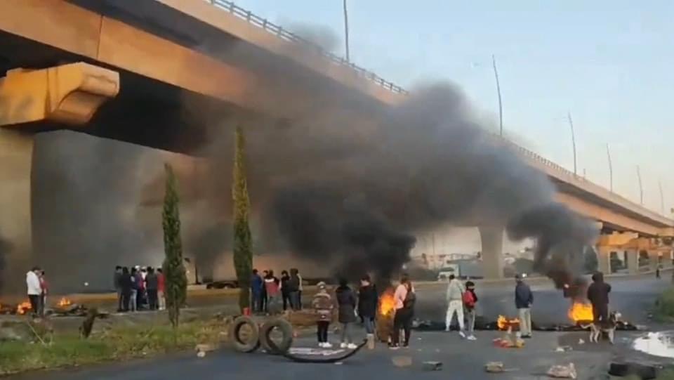 Manifestación cierre de la autopista México-Puebla