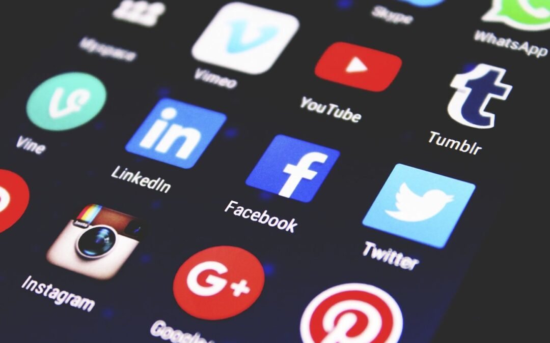 El ciberacoso es una practica que puede presentarse a través de cualquier red social. 