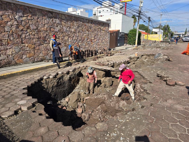 Socavón en Cholula. Foto: EsImagen
