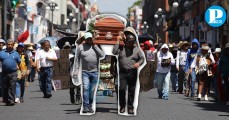 Manifestantes de la 28 de Octubre provocan intenso tráfico en el centro de Puebla