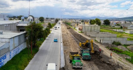 Avanza construcción del par vial en avenida Vicente Suárez en Texmelucan