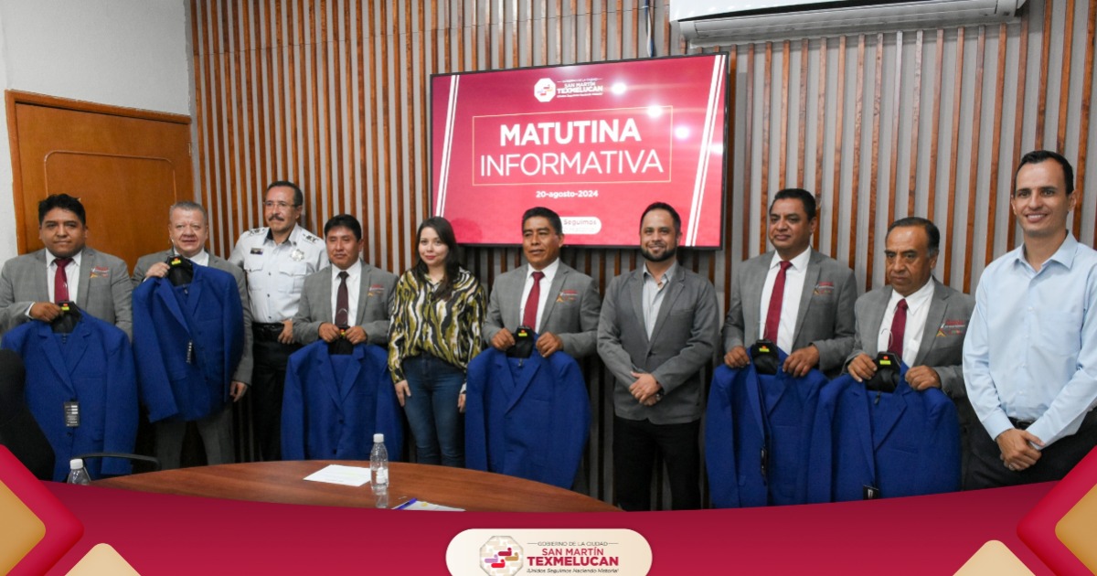 Norma Layón entrega uniformes a la Banda Sinfónica de San Martín Texmelucan