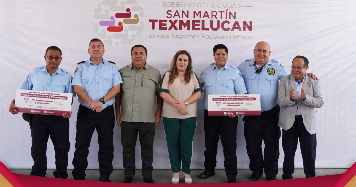  San Martín Texmelucan honra a bomberos en su día con homenaje especial