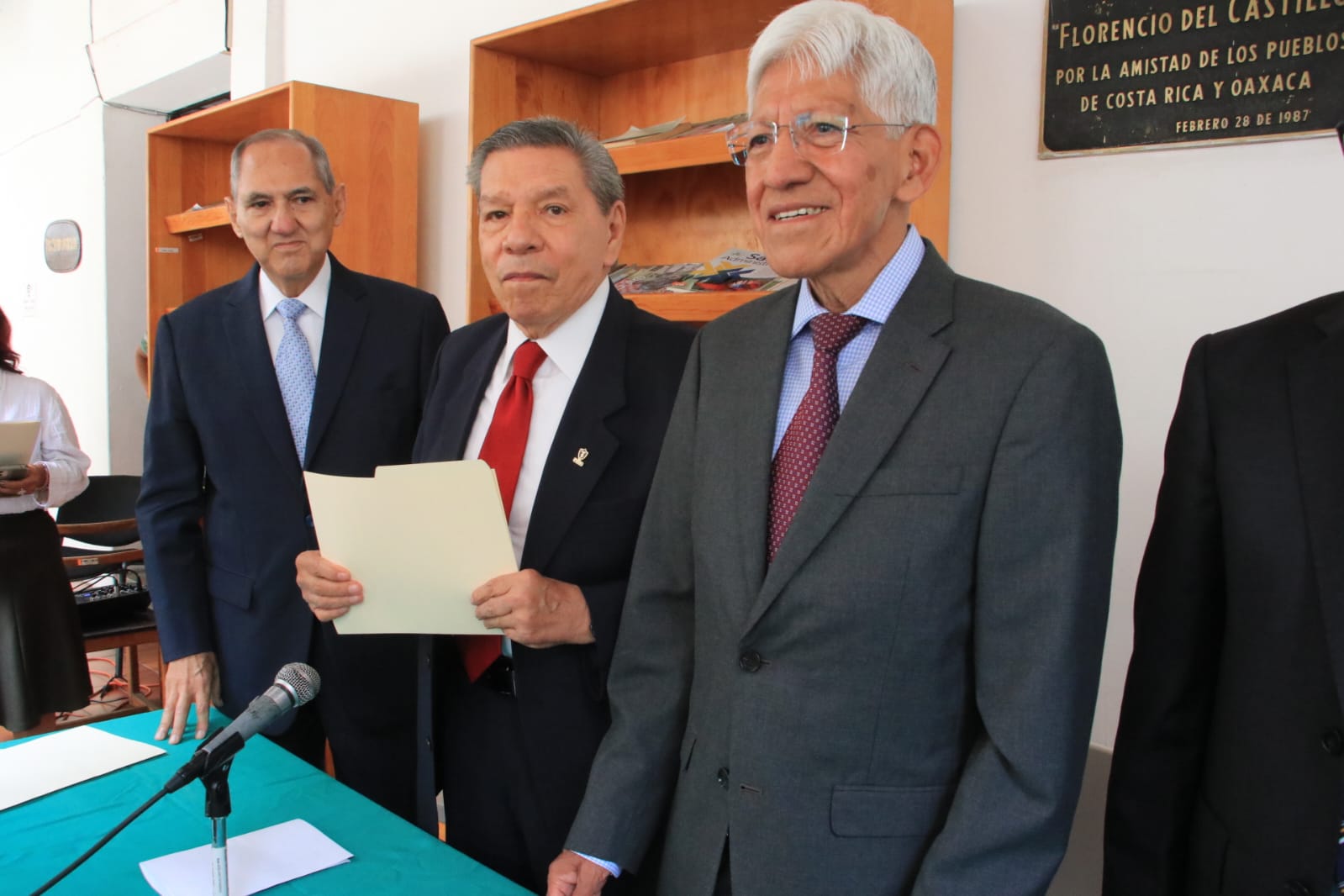 Reconocen trayectoria de 65 años del fundador de El Popular