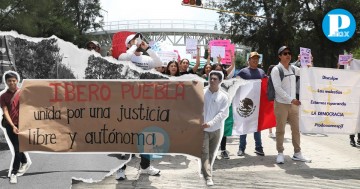 Manifestación Ibero Puebla