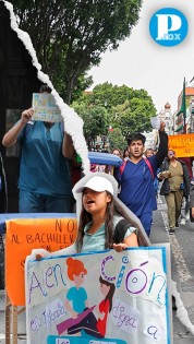 Licenciados y estudiantes protestan contra bachilleratos técnicos en fisioterapia 