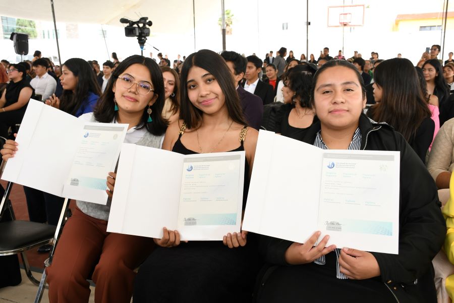 Reciben estudinates diplomado. Foto:BUAP
