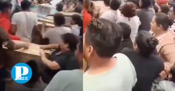 Pelean por pantallas en Walmart de Tehuacán 