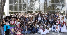 Estudiantes de la BUAP disfruta de una feria llena de amor y amistad