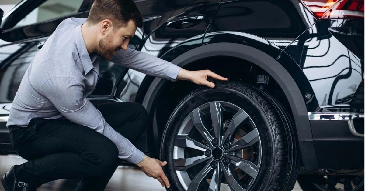 Conoce los factores que influyen en la vida útil de las llantas de un automóvil y descubre cuánto tiempo pueden durar en promedio.