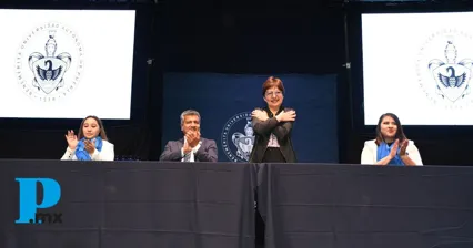 BUAP celebra graduación de 79 licenciados y 594 egresados de preparatoria