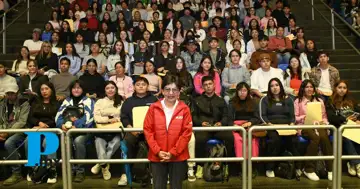 Lilia Cedillo da la bienvenida a estudiantes de nuevo ingreso en la BUAP
