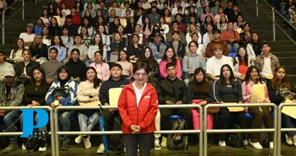 Lilia Cedillo da la bienvenida a estudiantes de nuevo ingreso en la BUAP