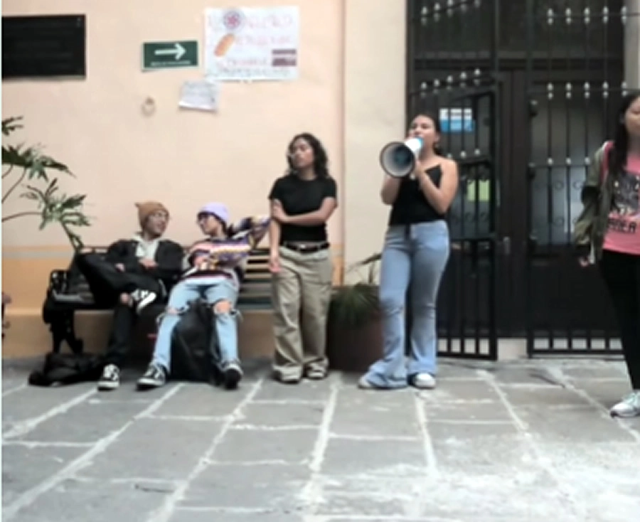 Asamblea estudiantil de FFYL que niega estar detrás de las agresiones