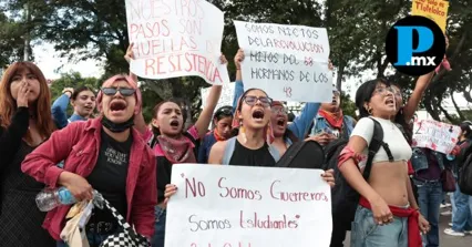 Estudiantes marchan en Puebla: conmemoran el 2 de octubre y expresan solidaridad con Palestina