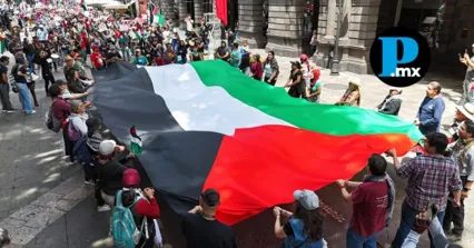 Marchan en Puebla para exigir fin al conflicto en Gaza y liberación de tripulantes mexicanos de la Global Sumud Flotilla