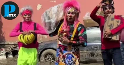 Un grupo de payasitos poblanos conocidos como los "Talachitas" repartieron víveres en la comunidad afectada de Poza Rica
