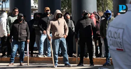 Taxistas piratas protestan en Perif&eacute;rico Ecol&oacute;gico y alarman a vecinxs