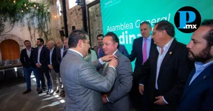 Juan Pablo Cisneros Madrid rinde protesta como presidente del CCE ante el gobernador Alejandro Armenta, priorizando la agenda de seguridad.