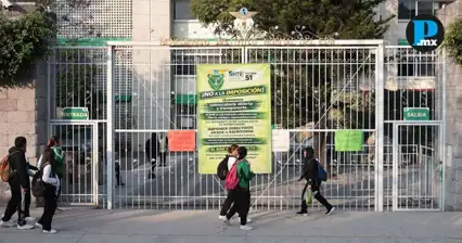  Docentes y estudiantes de Puebla inician paro por cambios de directivos en escuelas normales y UPN 