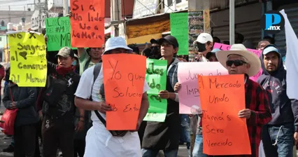 Comerciantes del Mercado Morelos protestan por presuntas extorsiones y cobro de piso