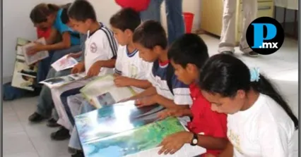 Estudiantes de primaria en M&eacute;xico enfrentan rezagos en lectura y acceso a herramientas digitales.