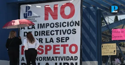  Estudiantes de la UPN Puebla bloquean accesos del plantel para exigir el regreso de su director 