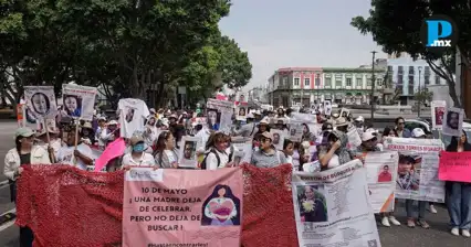 Madres buscadoras marchan en Puebla para exigir localizaci&oacute;n de desaparecidos